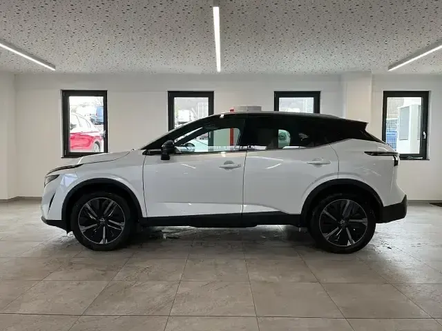 Neu Nissan Qashqai 360º 158 PS (116 kW) 2026 Pearl white / dach schwarz SUV
