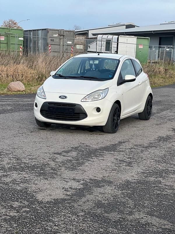 Weiß Gebraucht 2011 Ford Ka Trend Kleinwagen | 1.390 € (Guter Preis) - Bild 1/4