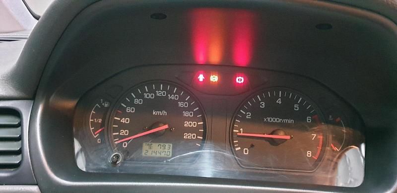 Gebraucht 1999 Mitsubishi Space Wagon Van / Kleinbus | 600 € - Bild 1/4
