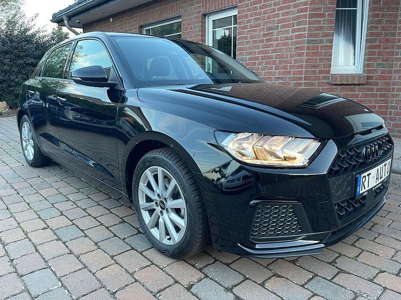 Schwarz Gebraucht 2024 Audi A1 Sportback Advanced Kleinwagen | 22.999 € (Guter Preis) - Bild 1/4