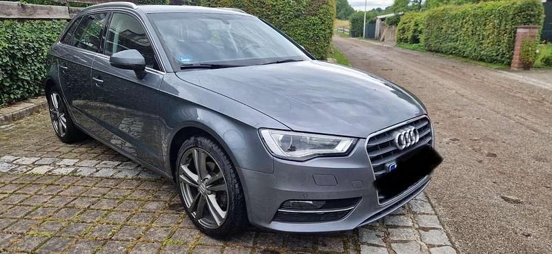 Monsungrau metallic Gebraucht 2016 Audi A3 Ambiente Kleinwagen | 6.990 € (Fairer Preis) - Bild 1/4