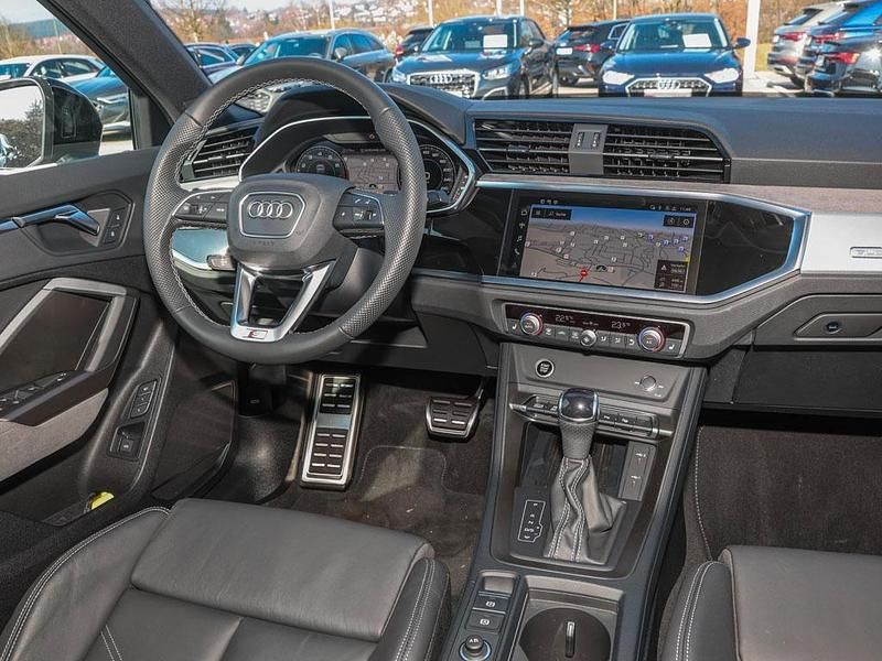 Gebraucht Audi Q3 S-Line 245 PS (180 kW) 2025 Gletscherweiß (metallic) SUV