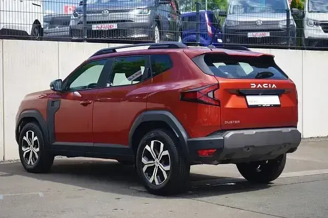 Gebraucht Dacia Duster 131 PS (96 kW) 2025 Braun SUV