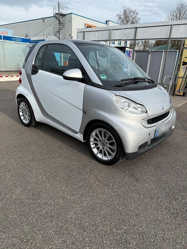 Gebraucht Smart ForTwo Coupé 71 PS (52 kW) 2011 Weiß Coupé