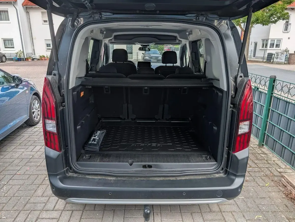 Gebraucht Peugeot Rifter Allure 131 PS (96 kW) 2019 Schwarz Van / Kleinbus