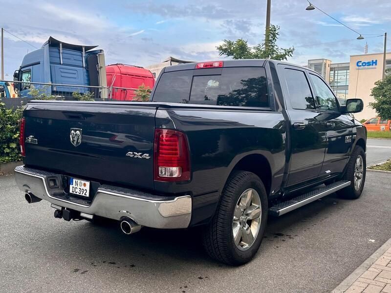 Grau Gebraucht 2016 RAM 1500 Abholung | 36.900 € - Bild 1/4