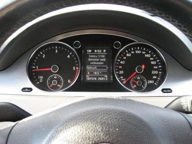 Gebraucht VW Passat 140 PS (102 kW) 2009 Deep black perleffekt Limousine