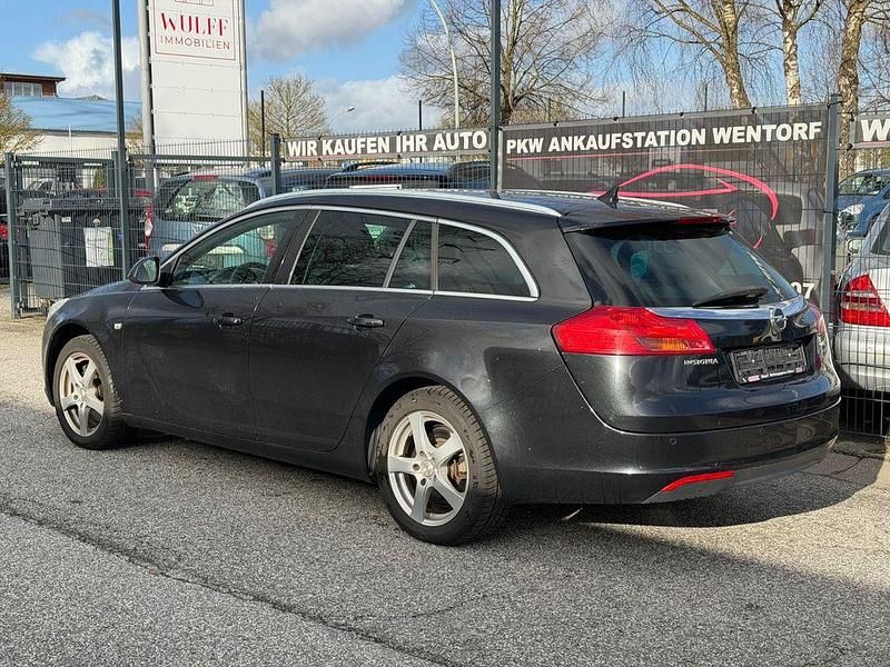 Gebraucht Opel Insignia Design Edition 160 PS (117 kW) 2011 Schwarz Kombi