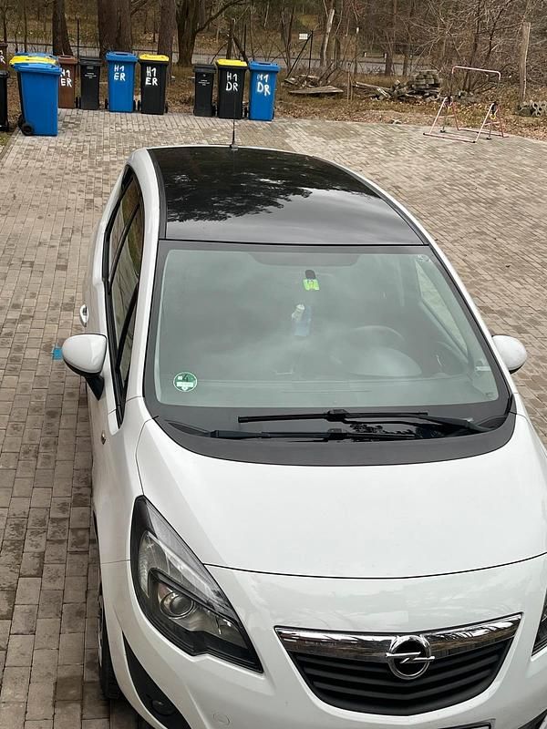 Weiß Gebraucht 2010 Opel Meriva Van / Kleinbus | 4.550 € (Fairer Preis) - Bild 1/4