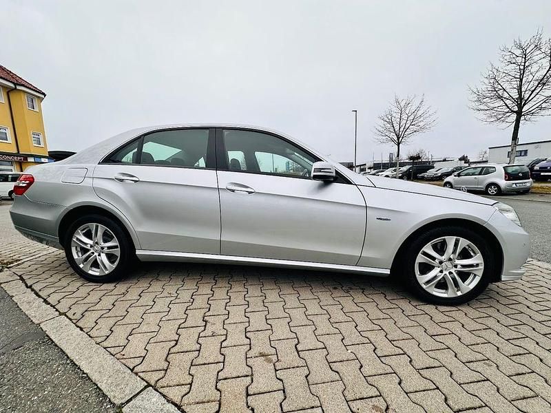 Gebraucht Mercedes E250 204 PS (150 kW) 2010 Silber Limousine