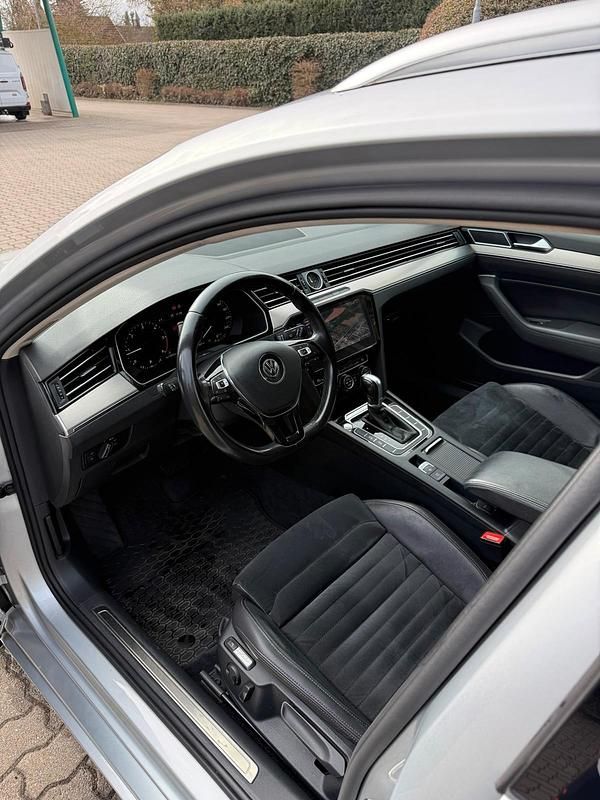 Gebraucht VW Passat 190 PS (139 kW) 2018 Silber Kombi