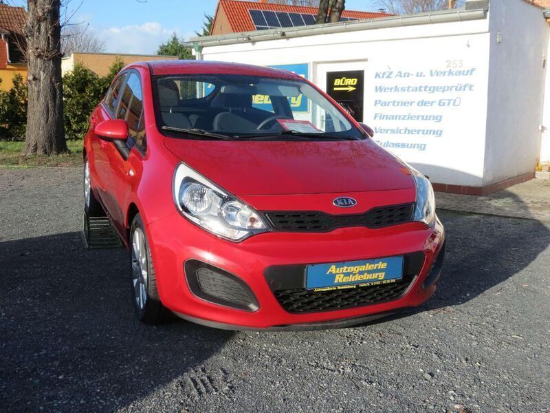 Rot Gebraucht 2012 Kia Rio 2 Kleinwagen | 5.740 € (Fairer Preis) - Bild 1/4