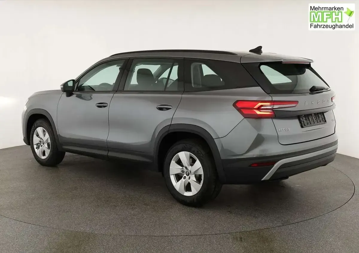 Neu Skoda Kodiaq Selection 150 PS (110 kW) 2026 Graphite grau metallic SUV