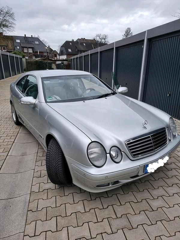 Silber Gebraucht 2000 Mercedes CLK320 Coupé | 1.800 € (Guter Preis) - Bild 1/4