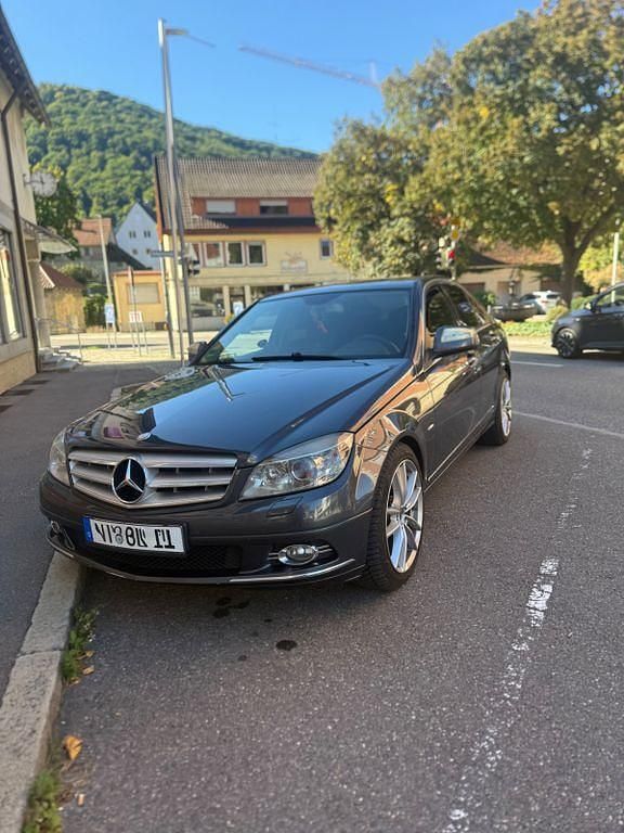 Gebraucht Mercedes 220 170 PS (125 kW) 2008 Grau Limousine