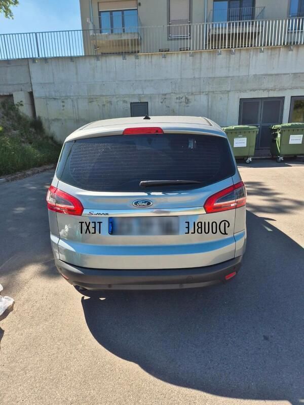 Silber Gebraucht 2012 Ford S-MAX S Van / Kleinbus | 7.100 € (Guter Preis) - Bild 1/4