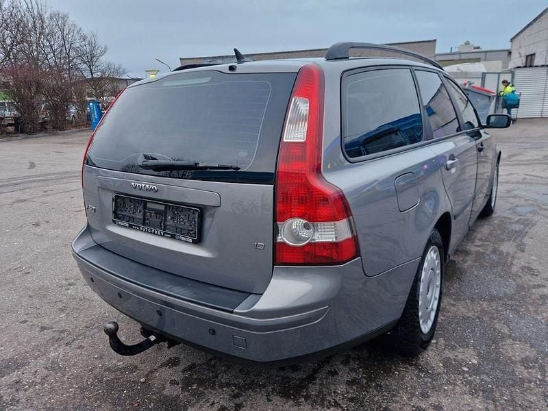 Gebraucht Volvo V50 125 PS (91 kW) 2004 Grau Kombi