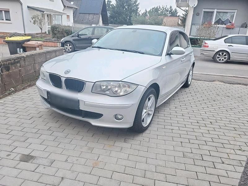 Silber Gebraucht 2006 BMW 120 Kleinwagen | 2.299 € (Guter Preis) - Bild 1/4
