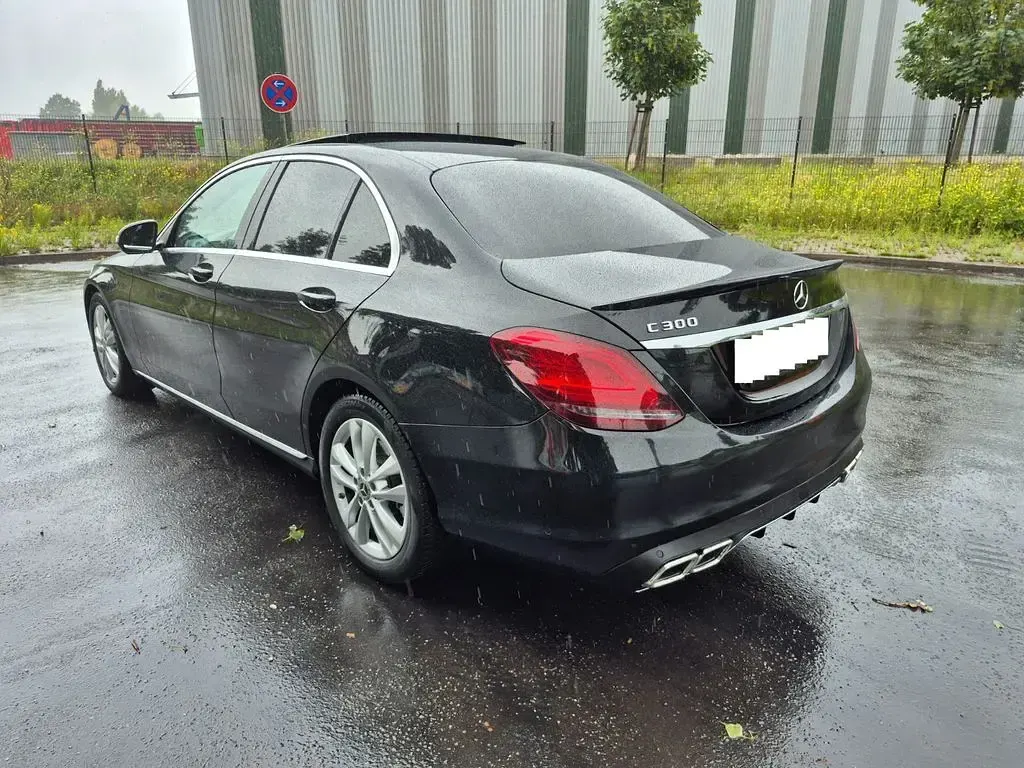 Gebraucht Mercedes C300 258 PS (189 kW) 2019 Schwarz Limousine