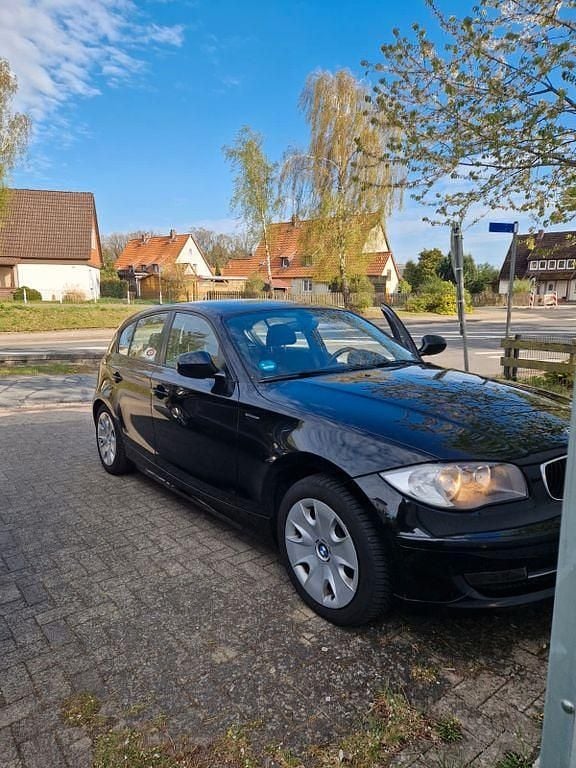 Usata BMW 116 122 CV (89 kW) 2010 Nero Utilitaria