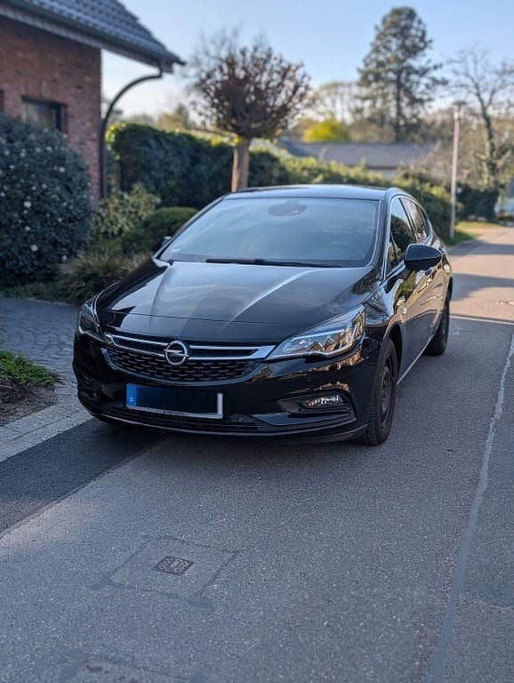 Schwarz Gebraucht 2016 Opel Astra Innovation Limousine | 9.850 € (Guter Preis) - Bild 1/4