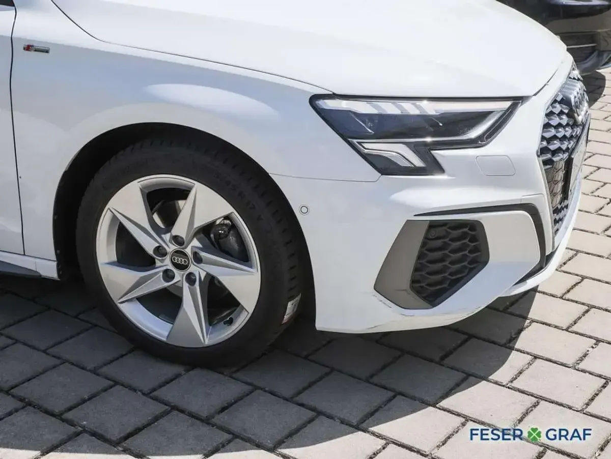 Occasion Audi A3 Ambiente 150 ch (110 kW) 2023 Blanc Berline