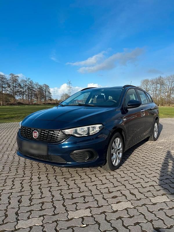 Gebraucht Fiat Tipo 95 PS (69 kW) 2017 Blau Kombi