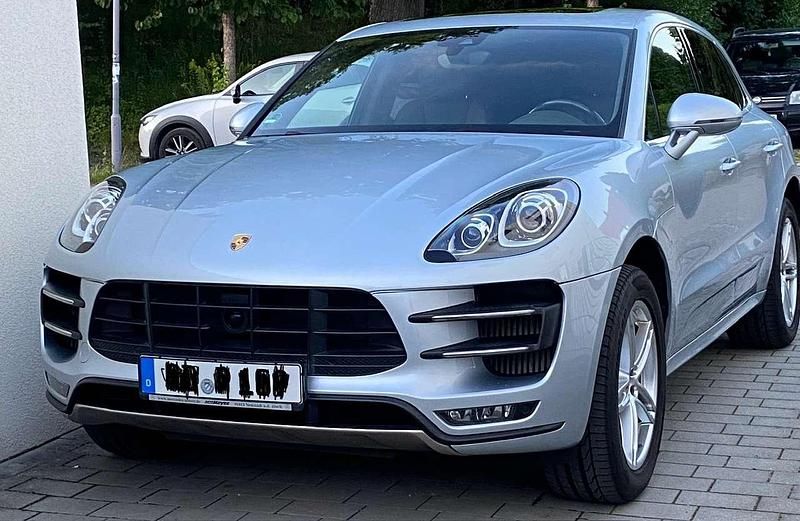 Silber Gebraucht 2016 Porsche Macan Turbo SUV | 29.680 € (Superpreis) - Bild 1/4