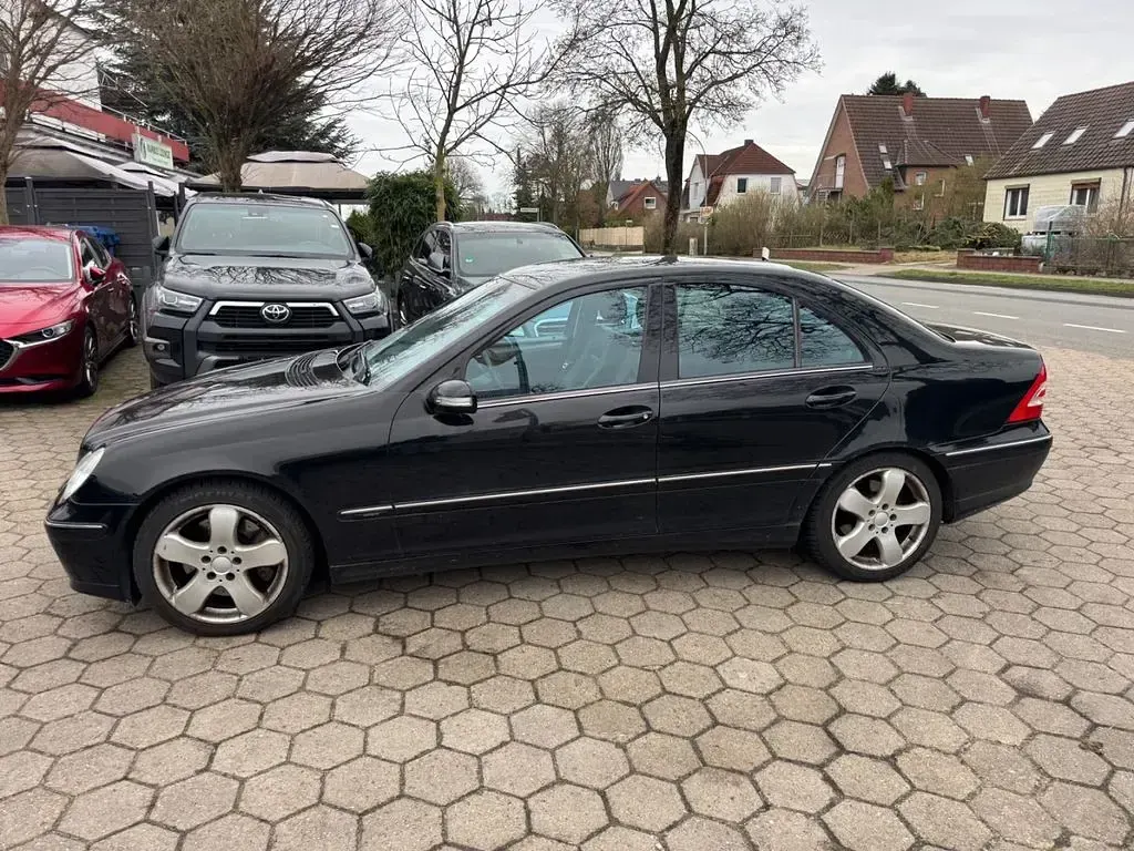 Gebraucht Mercedes C180 Avantgarde 143 PS (105 kW) 2004 Schwarz Limousine