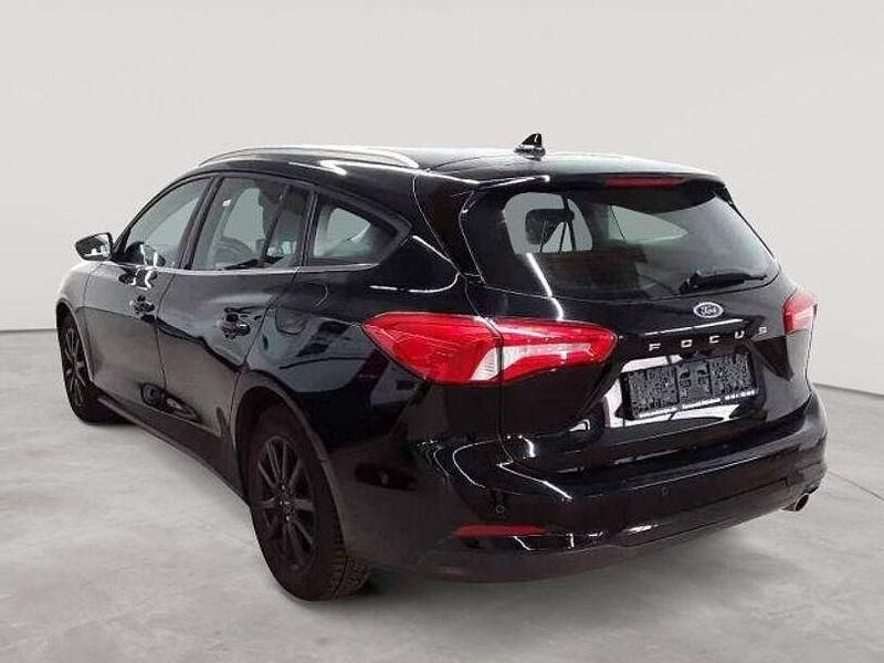 Gebraucht Ford Focus Cool & Connect 120 PS (88 kW) 2019 Schwarz Limousine