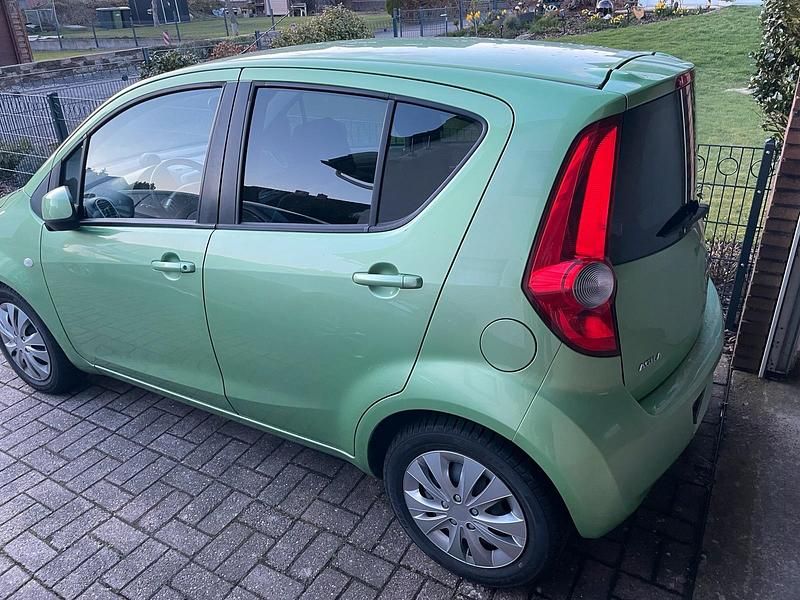 Gebraucht Opel Agila 65 PS (47 kW) 2009 Grün Kleinwagen