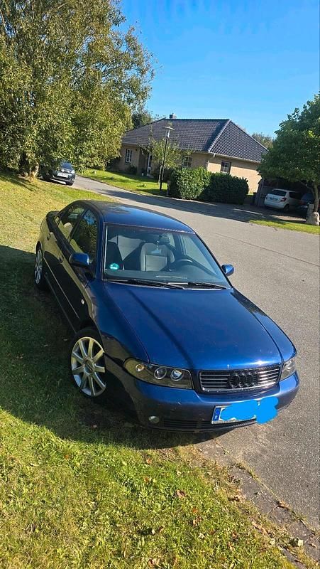 Blau Gebraucht 2000 Audi A4 Limousine | 1.650 € (Fairer Preis) - Bild 1/4
