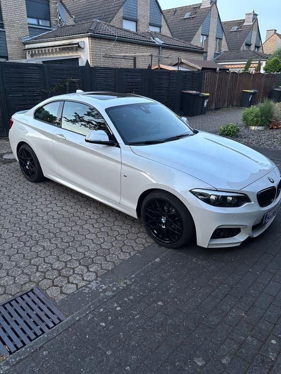 Weiß Gebraucht 2019 BMW 218 M Sport Coupé | 22.999 € (Fairer Preis) - Bild 1/4