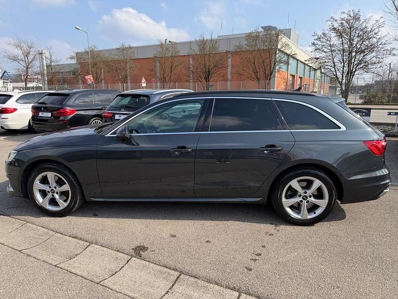 Gebraucht Audi A4 Advanced 163 PS (119 kW) 2022 Grau Kombi
