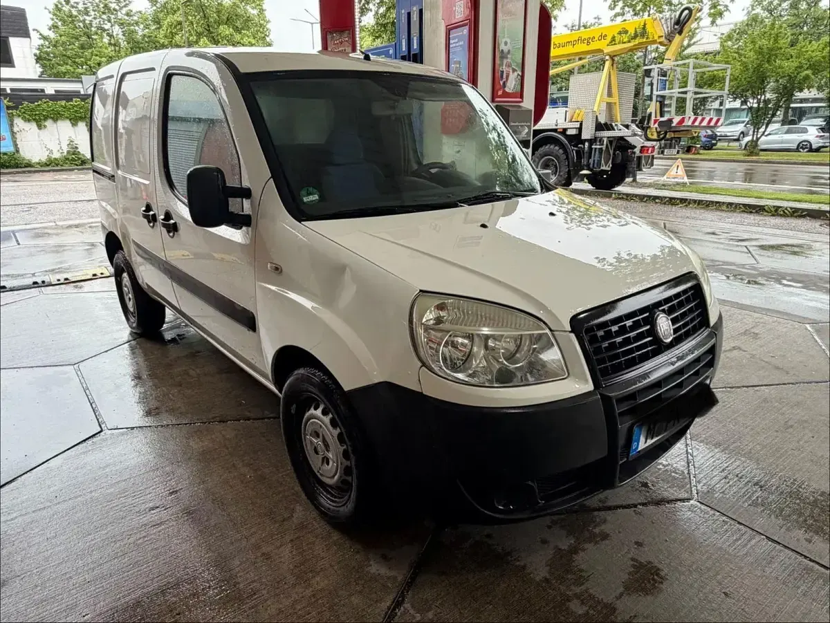 Gebraucht Fiat Doblò 77 PS (56 kW) 2010 Weiß Van / Kleinbus