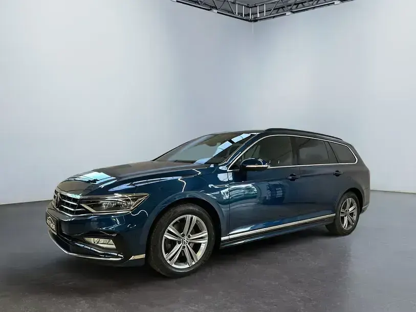 Gebraucht VW Passat Business 150 PS (110 kW) 2023 Aquamarinblau Kombi