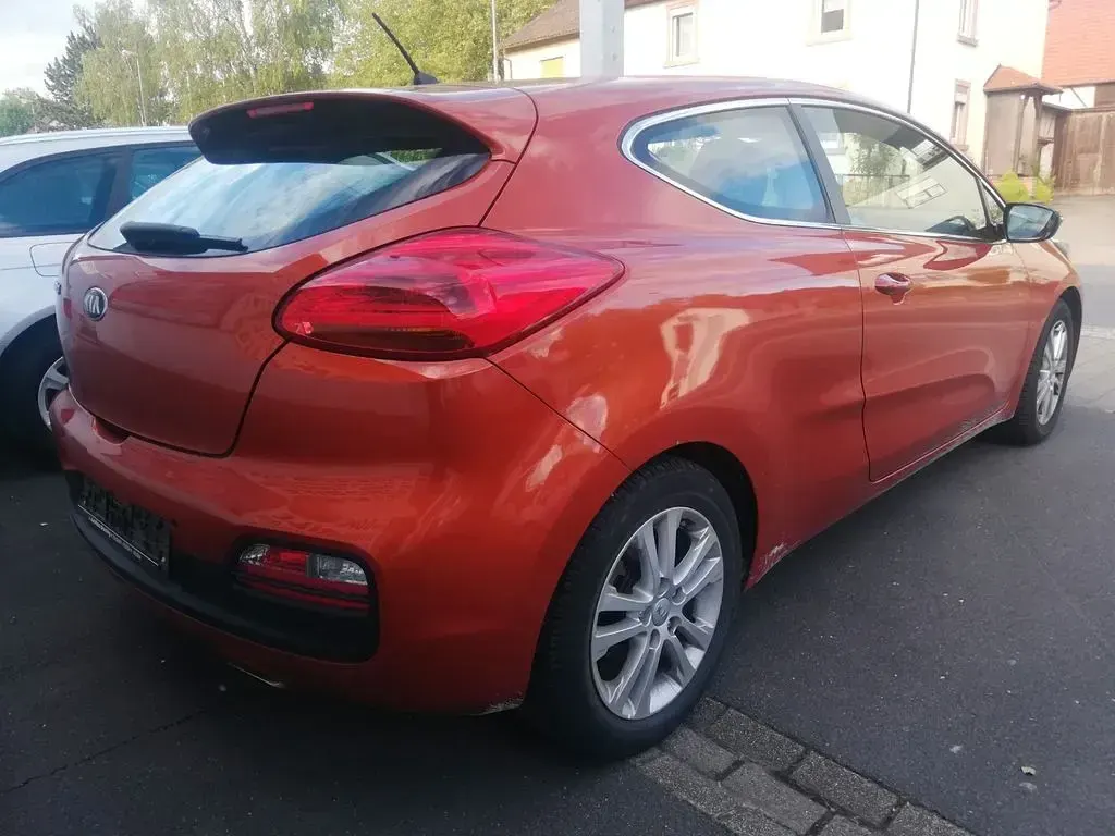 Occasion Kia ProCeed Vision 135 ch (99 kW) 2014 Orange Citadine