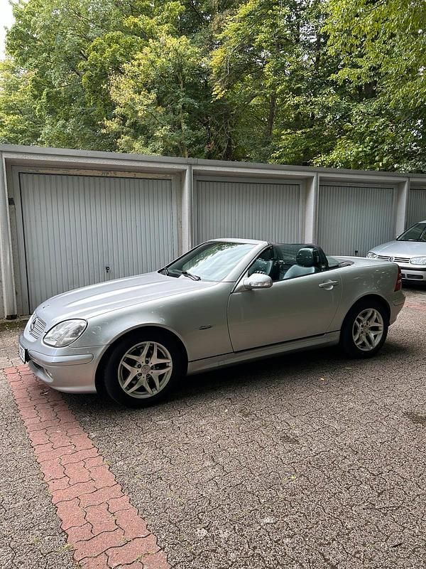 Silber Gebraucht 2005 Mercedes SLK200 Edition Cabrio | 6.000 € (Superpreis) - Bild 1/4