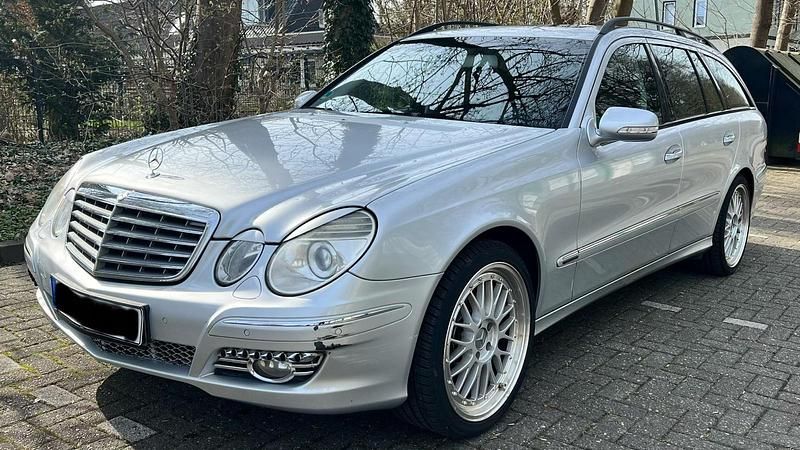 Gebraucht Mercedes E220 Elegance 170 PS (125 kW) 2007 Silber Kombi