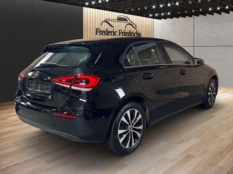 Gebraucht Mercedes A250 160 PS (117 kW) 2021 Schwarz Limousine