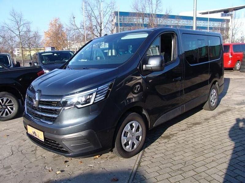 Gebraucht Renault Trafic Life 150 PS (110 kW) 2023 Grau Van / Kleinbus