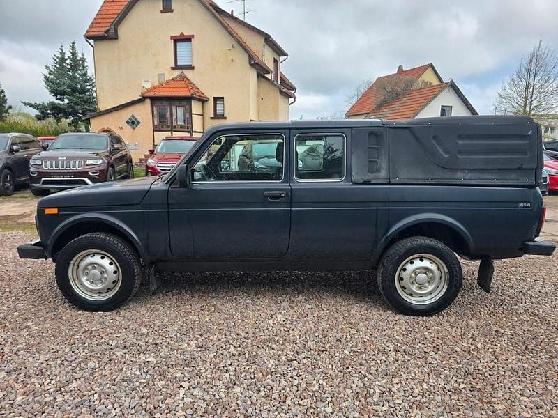 Gebraucht Lada niva 83 PS (61 kW) 2015 Grün SUV