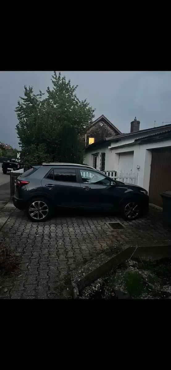 Gebraucht Kia Stonic 104 PS (76 kW) 2020 Grau SUV