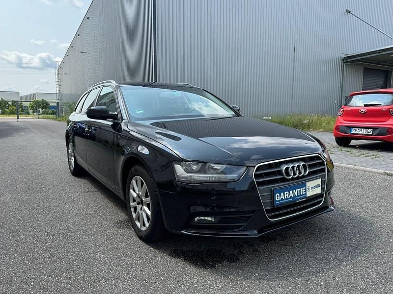 Schwarz Gebraucht 2015 Audi A4 Attraction Kombi | 9.790 € (Guter Preis) - Bild 1/4