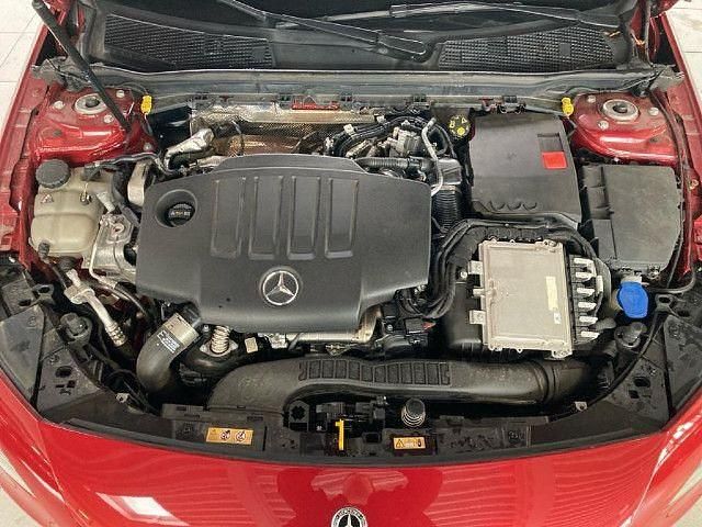 Gebraucht Mercedes A220 Progressive 190 PS (139 kW) 2021 Rot Limousine