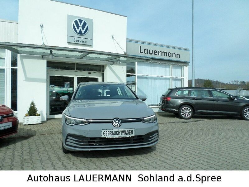 Gebraucht VW Golf VIII Life 150 PS (110 kW) 2022 Grau Limousine