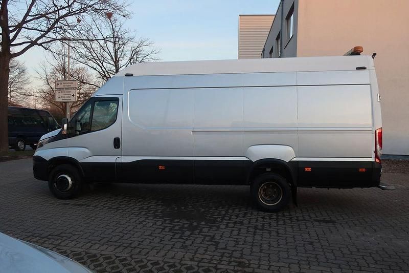 Gebraucht Iveco Daily 170 PS (125 kW) 2015 Silber Limousine