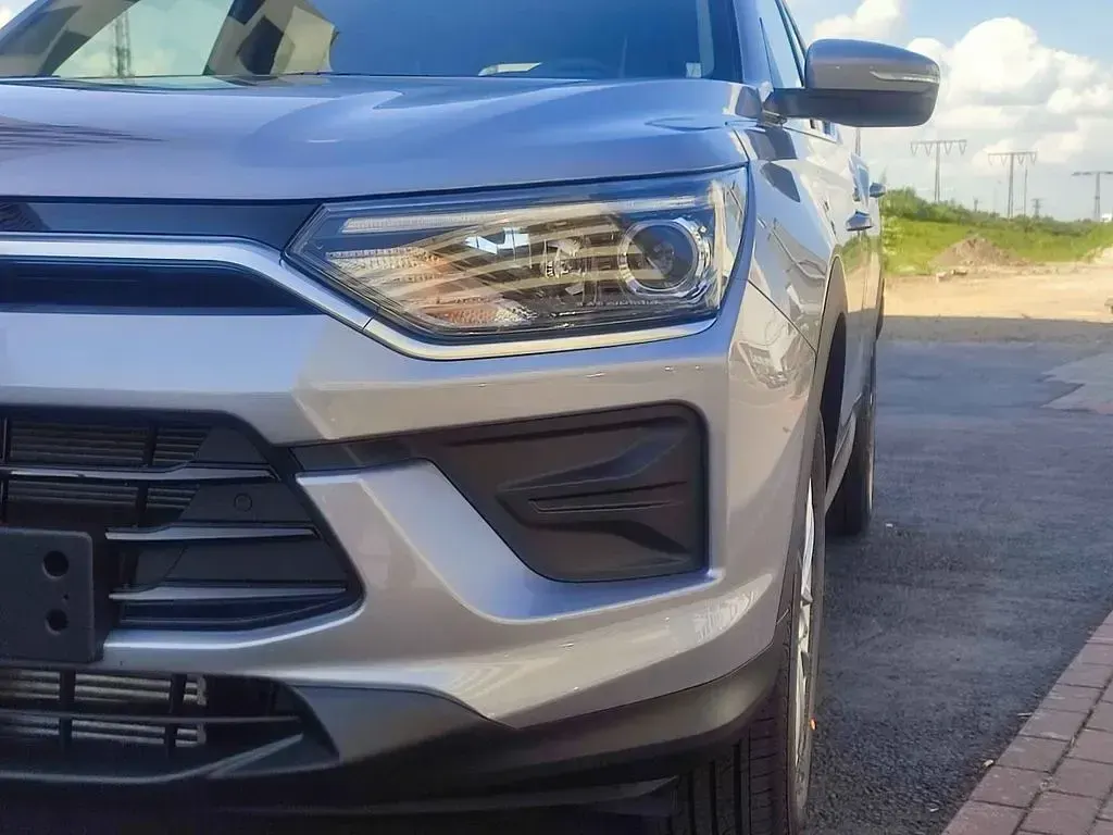 Neu KGM Korando 163 PS (119 kW) 2026 Grau SUV