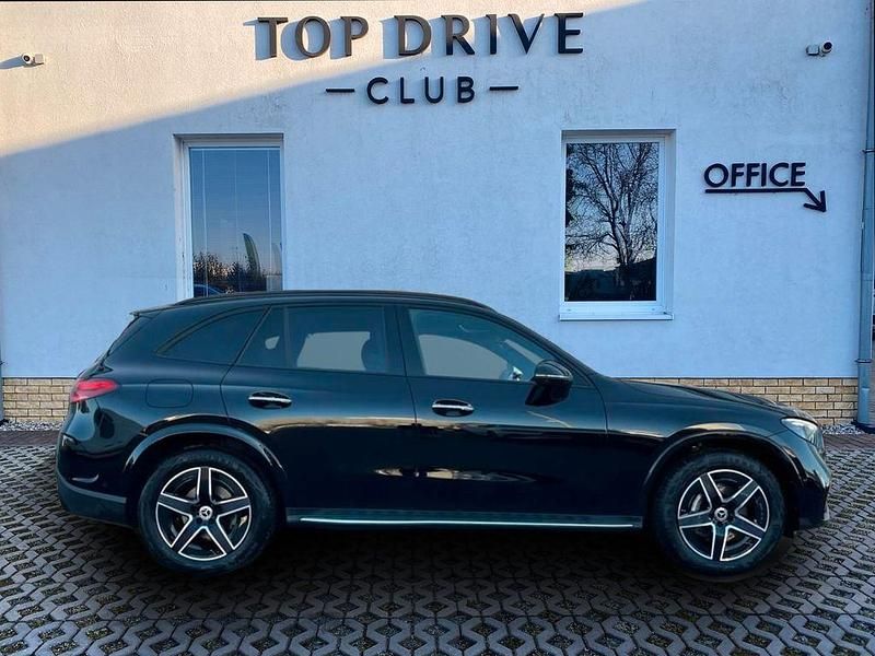 Gebraucht Mercedes GLC220 197 PS (144 kW) 2024 Schwarz SUV