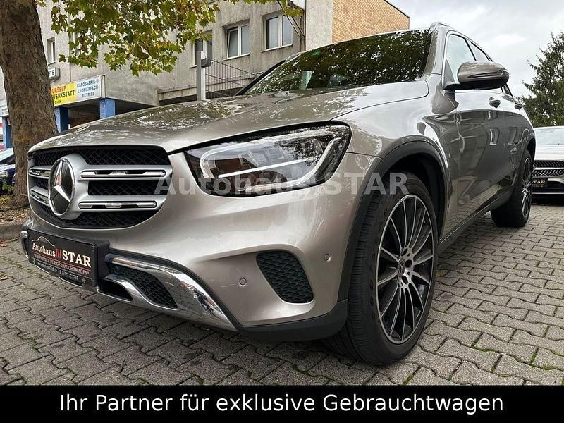 Gebraucht Mercedes GLC400d 330 PS (242 kW) 2022 Silber SUV